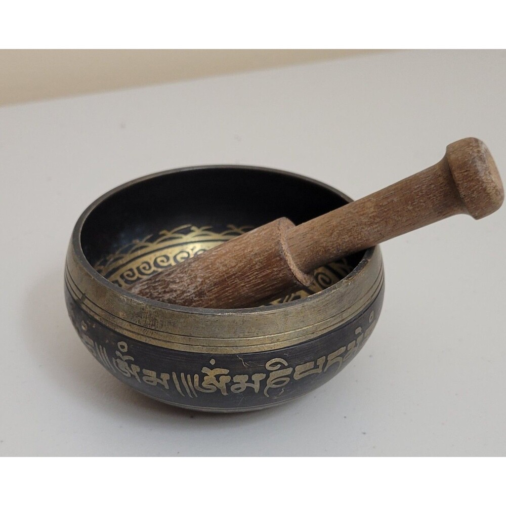 Tibetan Style Buddha Eye Meditation Singing Bowl + Wooden Mallet